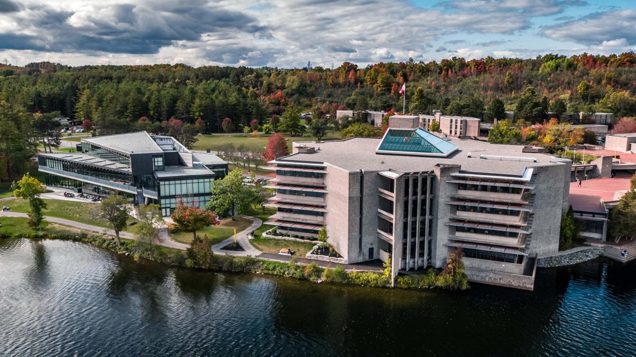 Trent University  logo